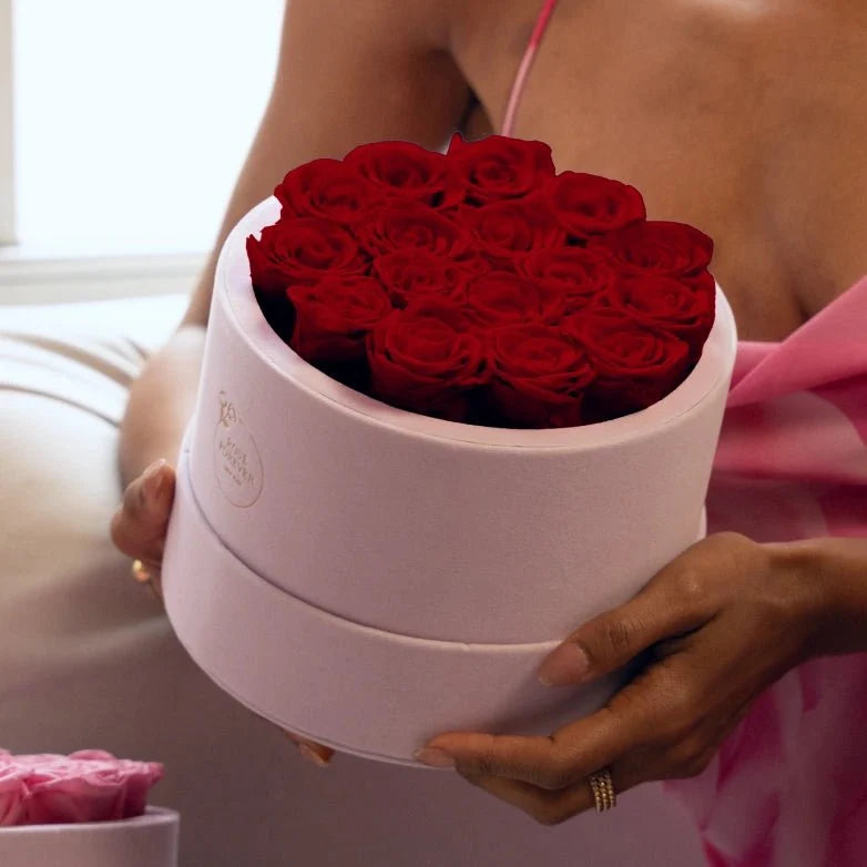 16 Red Preserved Roses in Suede Round Gift Box
