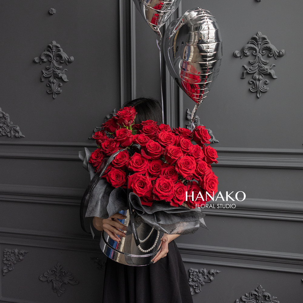 Red Preserved Roses Gift Box for Valentine's Day