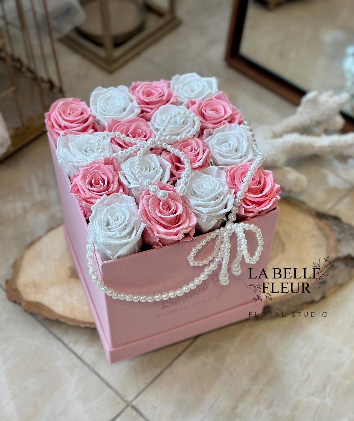 Preserved Roses in Velvet Gift Box – Style 2
