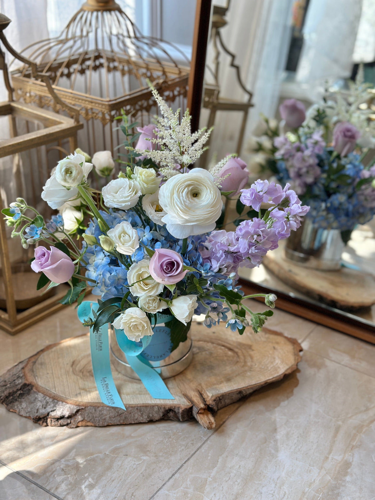 Preserved Roses in Silver Gift Box – Style 2